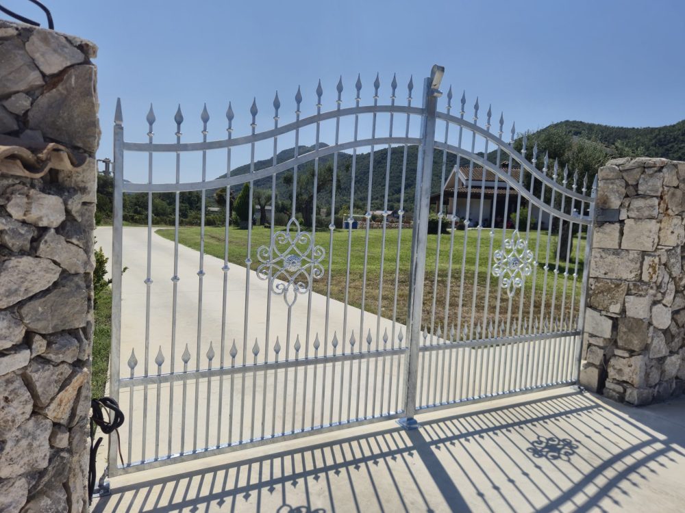 Cancelli a Battente Villa Privata - ITALIA