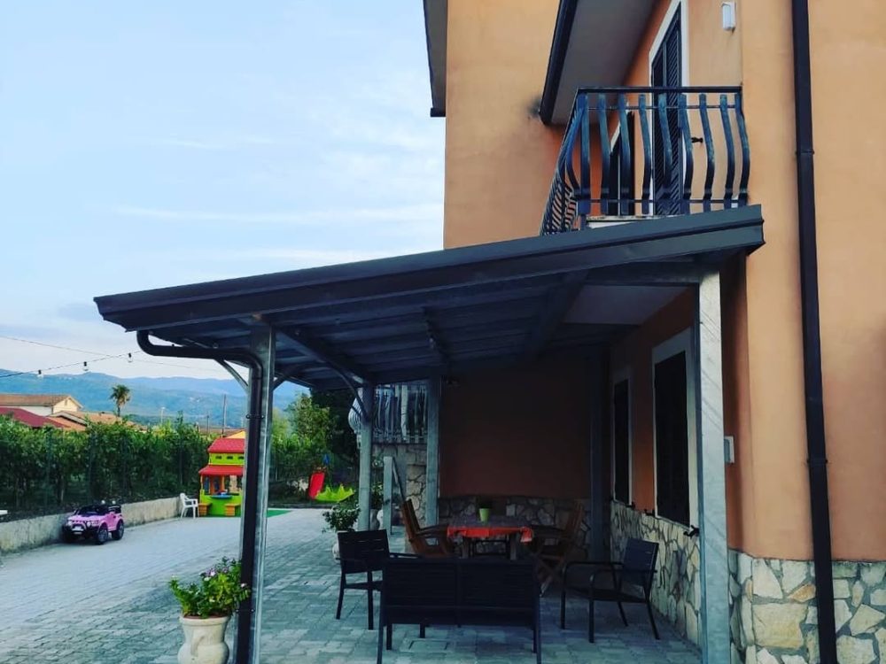 Pensilina Villa Privata - ITALIA